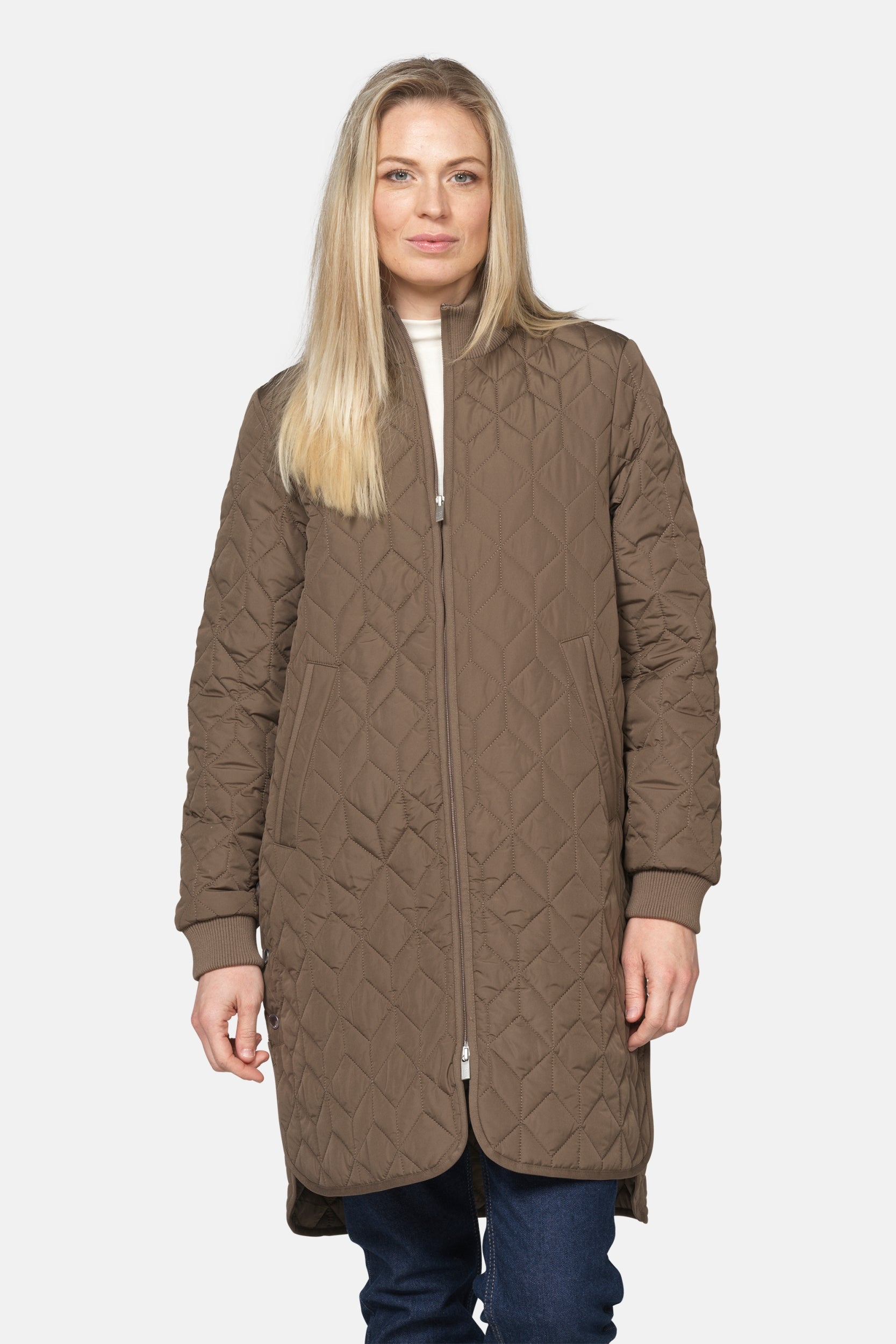 Lange gewatteerde jas ART06 | Mud | Coat | Ilse Jacobsen