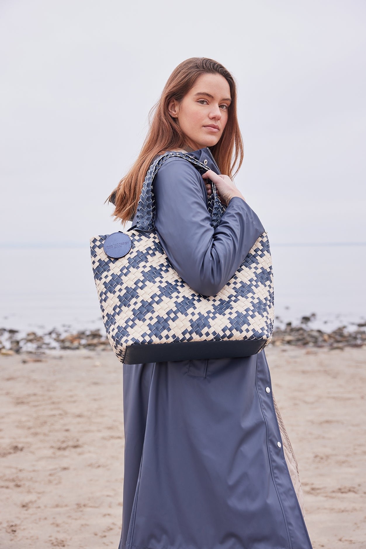 Reversible Tote Bag BAG08HOUNDSTOOTH | Ombre Blue Light Sand | Bag | Ilse Jacobsen
