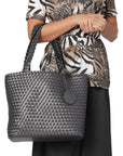 Reversible Tote bag BAG08 M | Black metal | Bag | Ilse Jacobsen