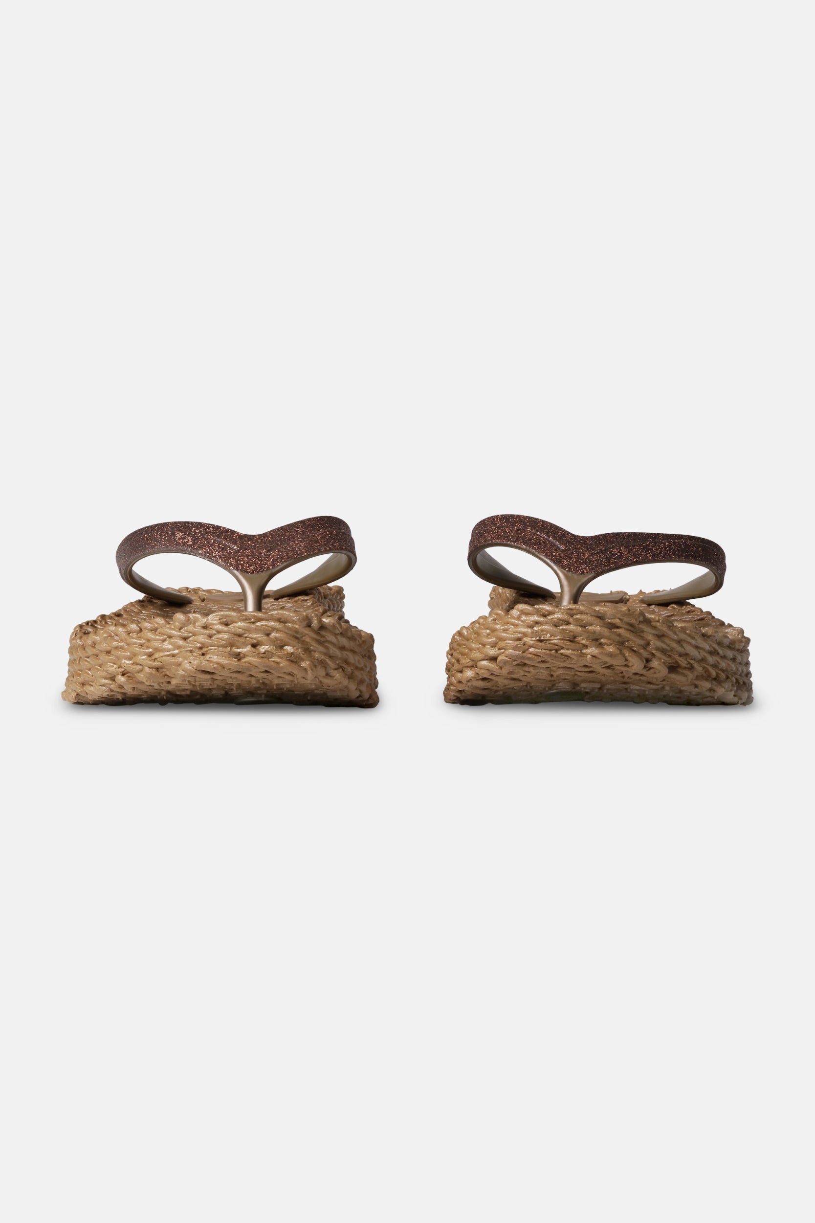 Slippers met lichte plateauzool CHEERFUL13 | Mocca | Flip Flop | Ilse Jacobsen
