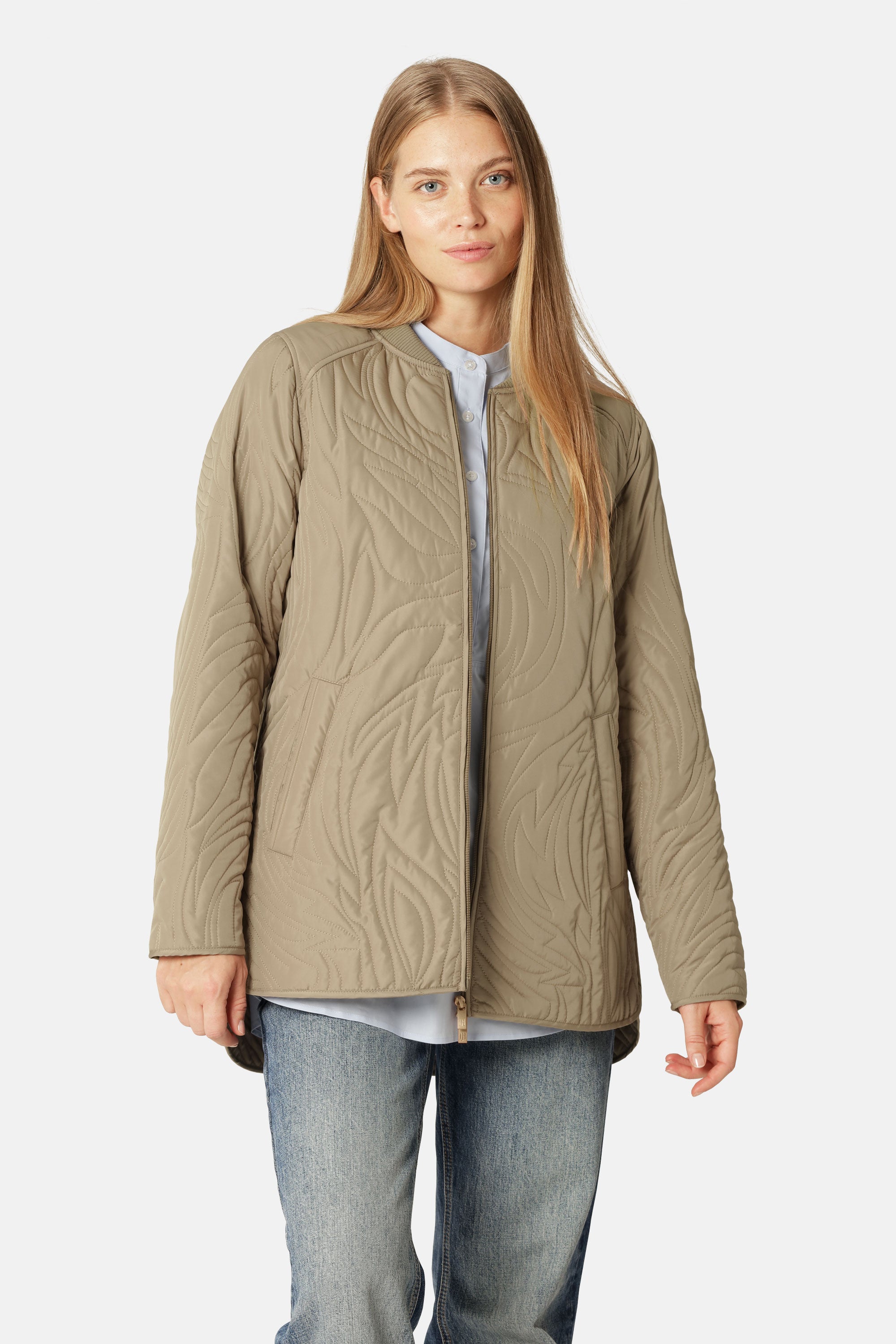 Kort Gewatteerd Jack met Ribboord DUNE02 | Greige | Jacket | Ilse Jacobsen