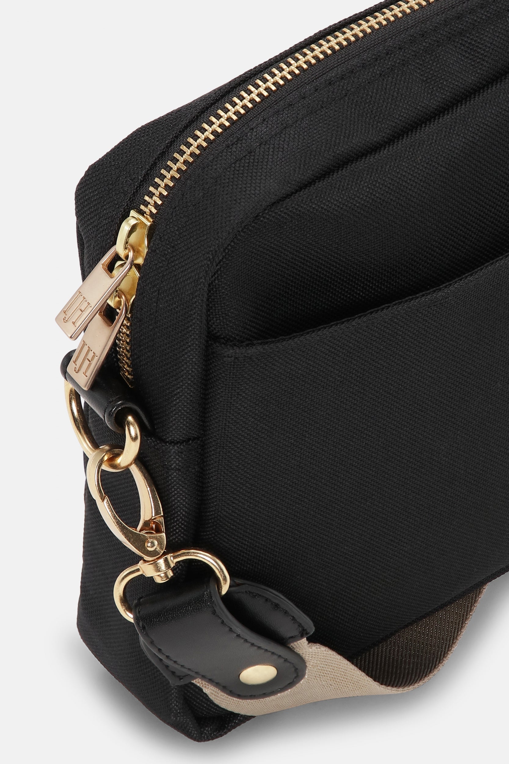 Reis Crossbody Tas EVERY04 | Black | Bag | Ilse Jacobsen
