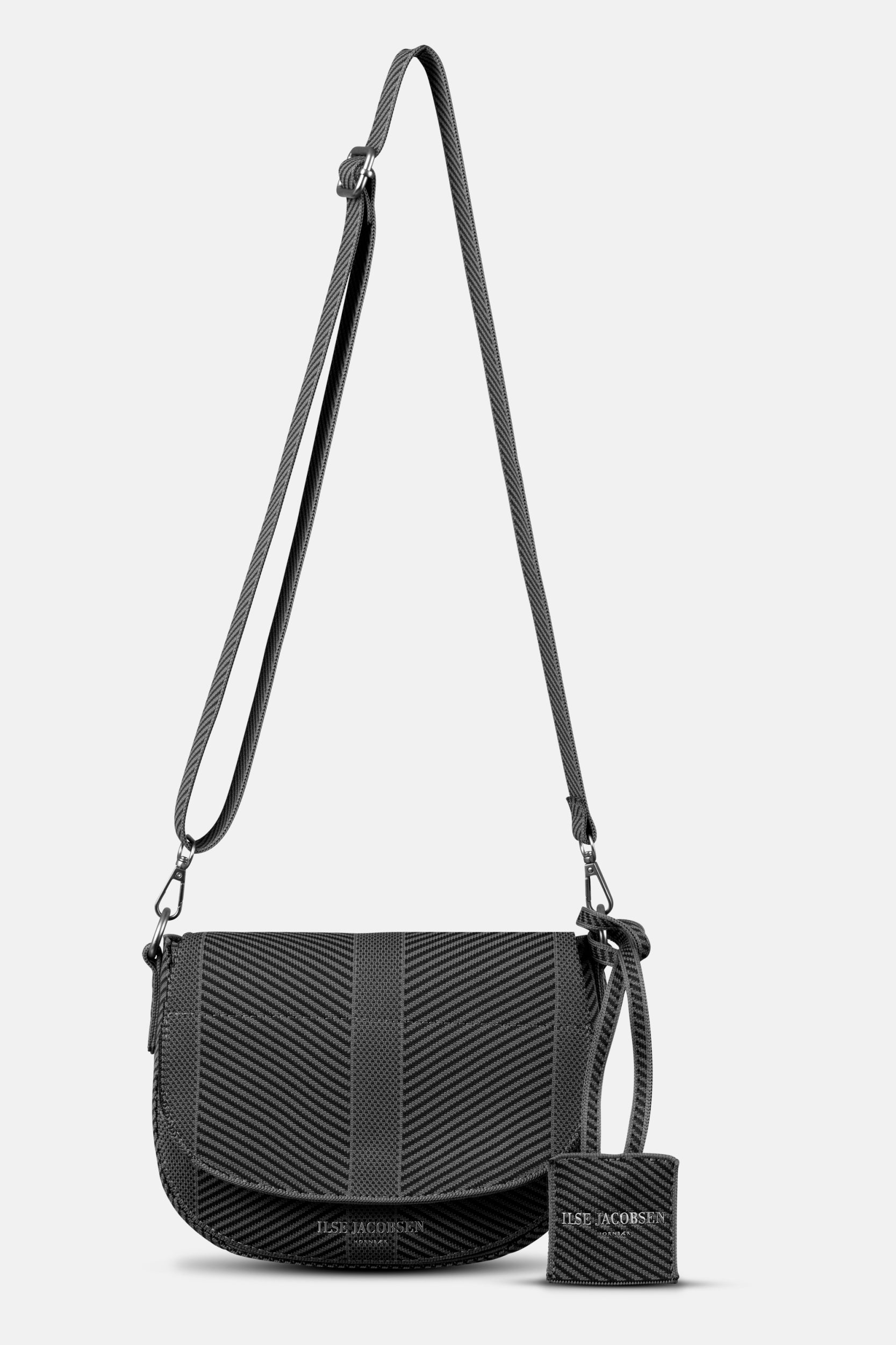 Gebreide crossbodytas KNITTY03 | Black metal | Bag | Ilse Jacobsen