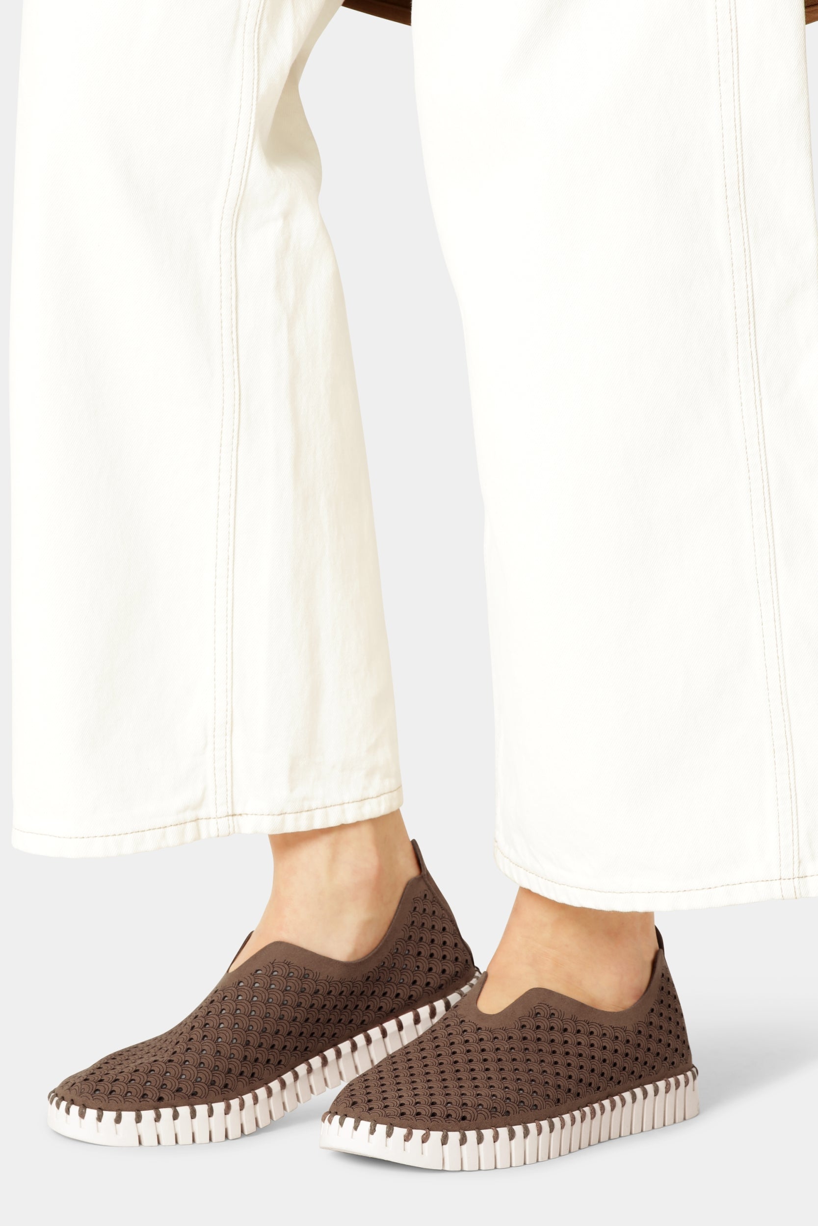 Instappers TULIP3275 beige zool | Mocca | Shoes | Ilse Jacobsen