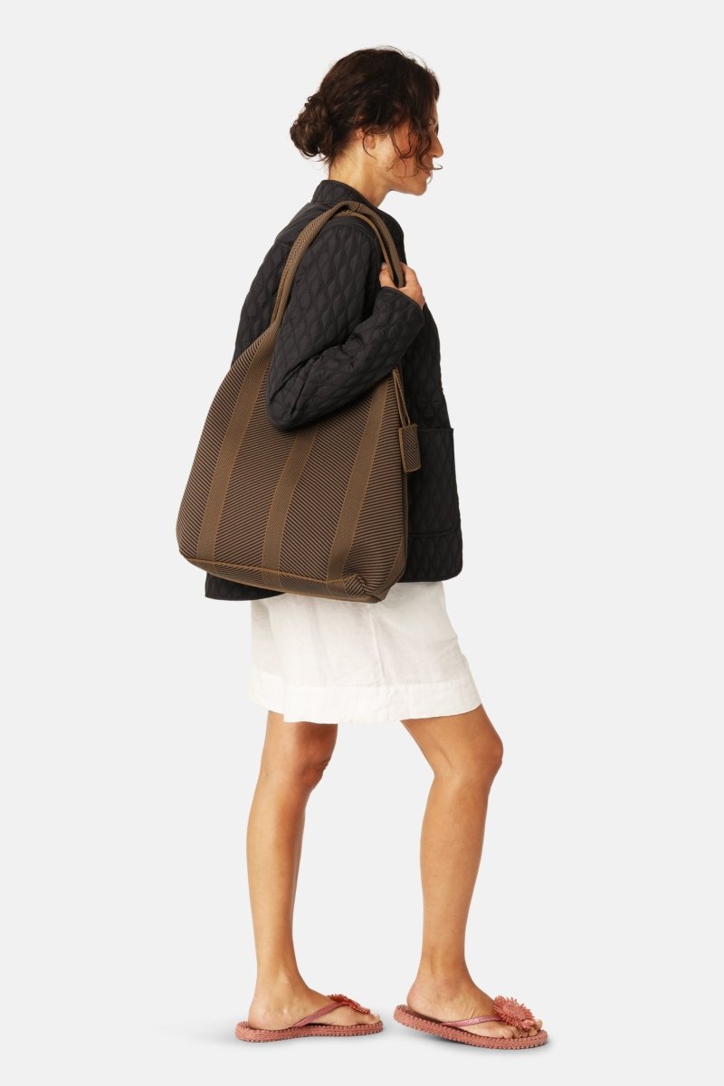 Gebreide Tas KNITTY01 | Dark Indigo Buckhorn Brown | Accessories | Ilse Jacobsen