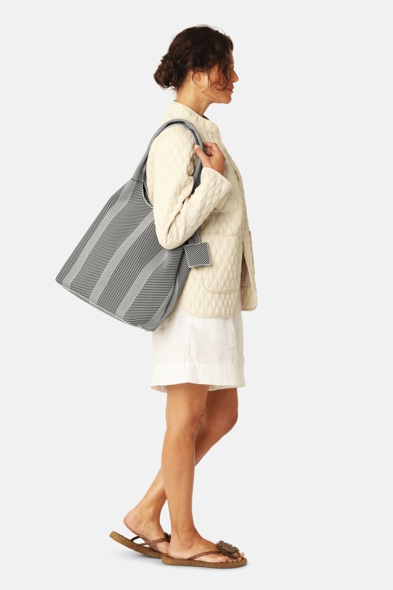 Gebreide Tas KNITTY01 | Milk Creme Black | Accessories | Ilse Jacobsen