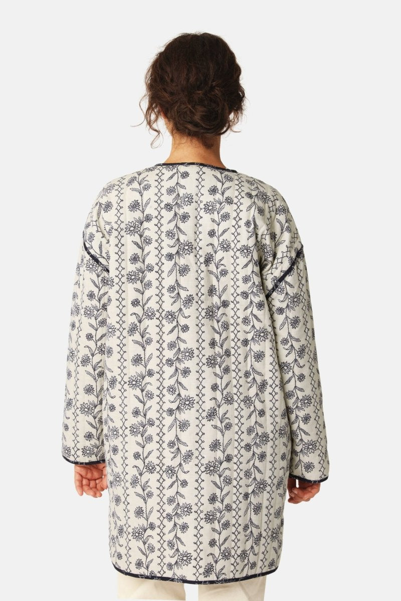 Gewatteerde Jas OTTOMAQUILT04P | White Wildflower | Jacket | Ilse Jacobsen