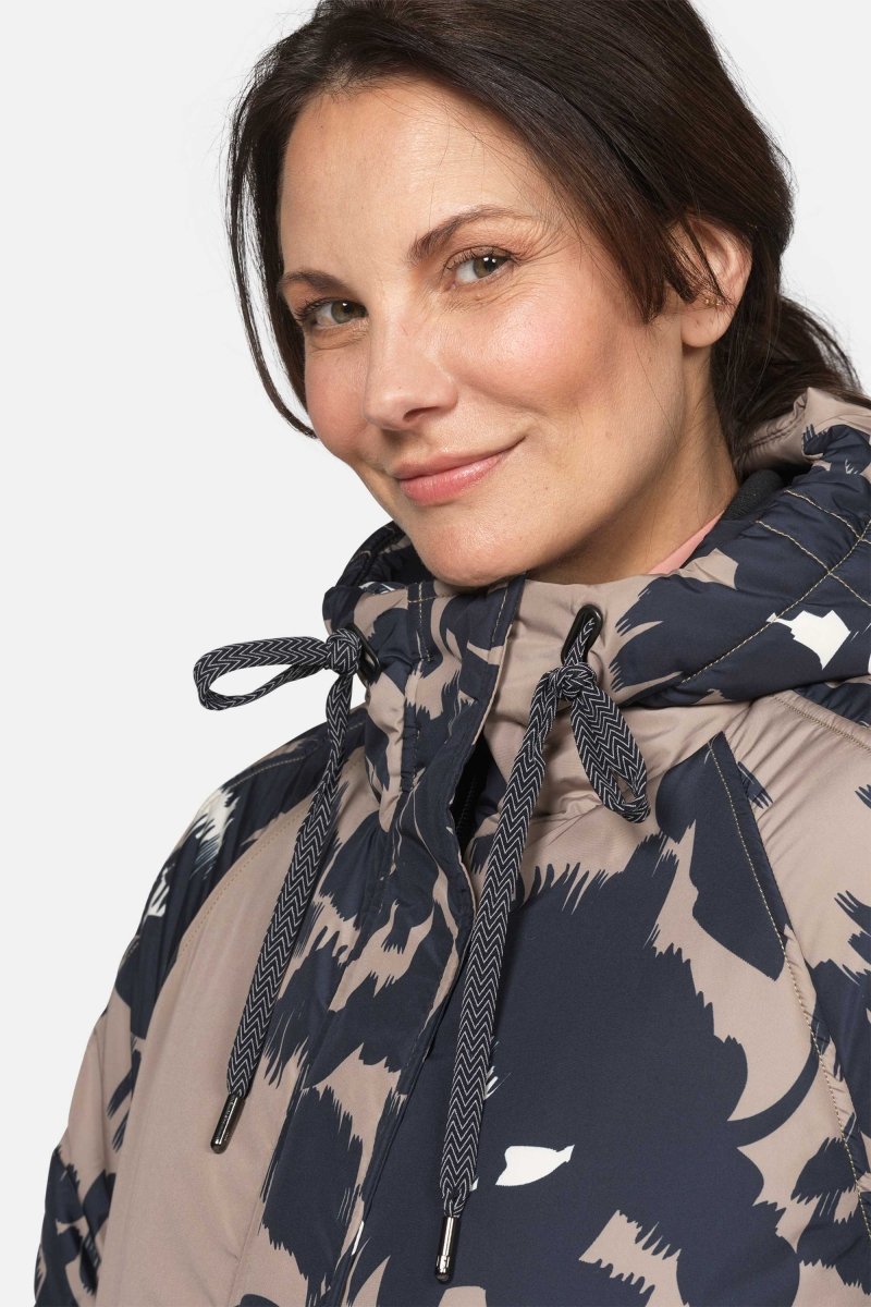 Lange gewatteerde cocoonjas PEPPY09P | Floral Decors | Coat | Ilse Jacobsen