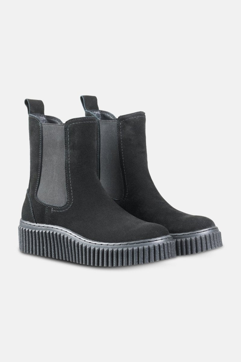 Suède chelsea boots CALIRA06 | Black Black | Shoes | Ilse Jacobsen