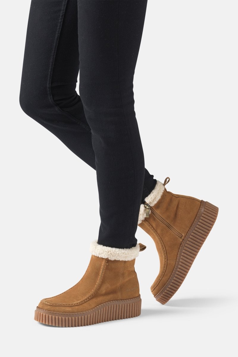 Suède laarsjes met lamsvacht CALIRA01 | Cashew Clay | Shoes | Ilse Jacobsen