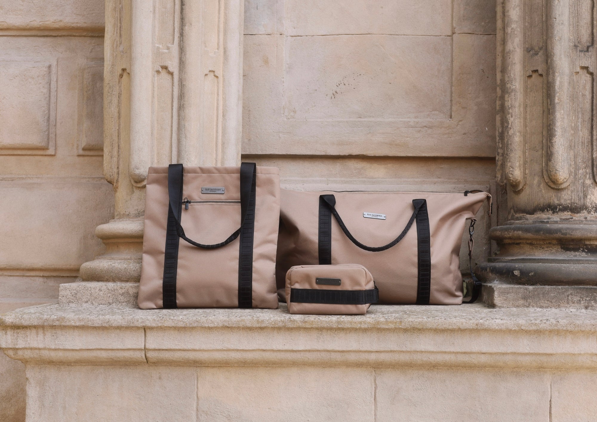 Travel Essentials - Ilse Jacobsen