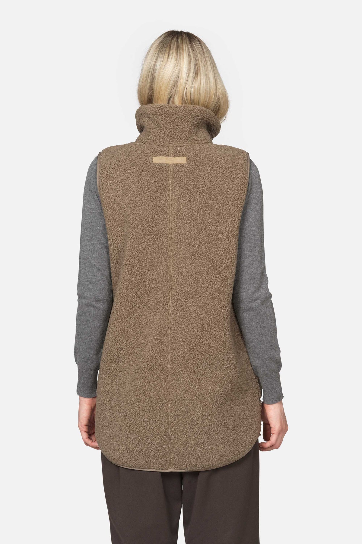 Lange teddy bodywarmer BONDEDPILE02 | Greige | Jacket | Ilse Jacobsen