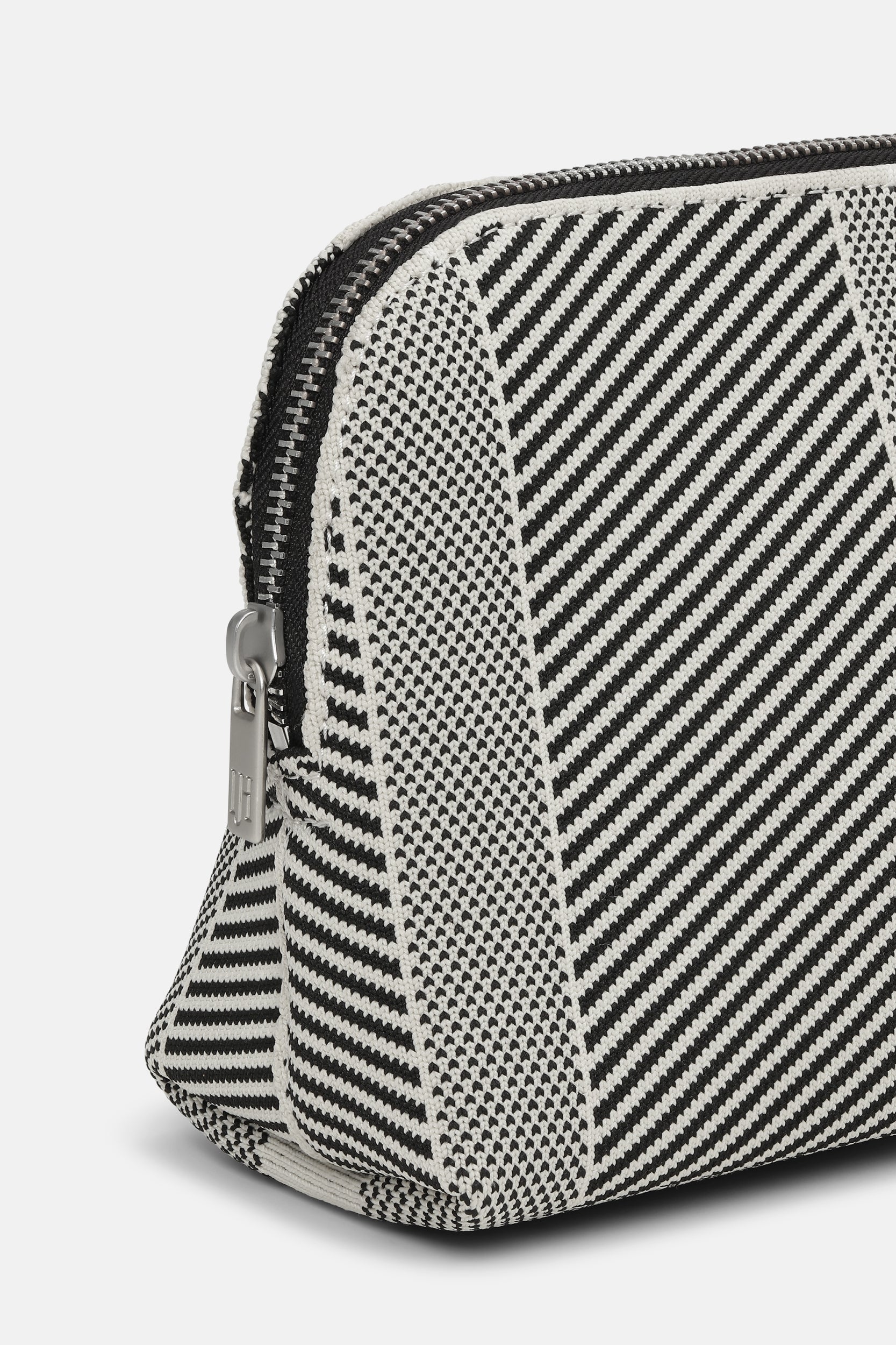 Gebreide Makeup Tas KNITTY02 | Milk Creme Black | Bag | Ilse Jacobsen
