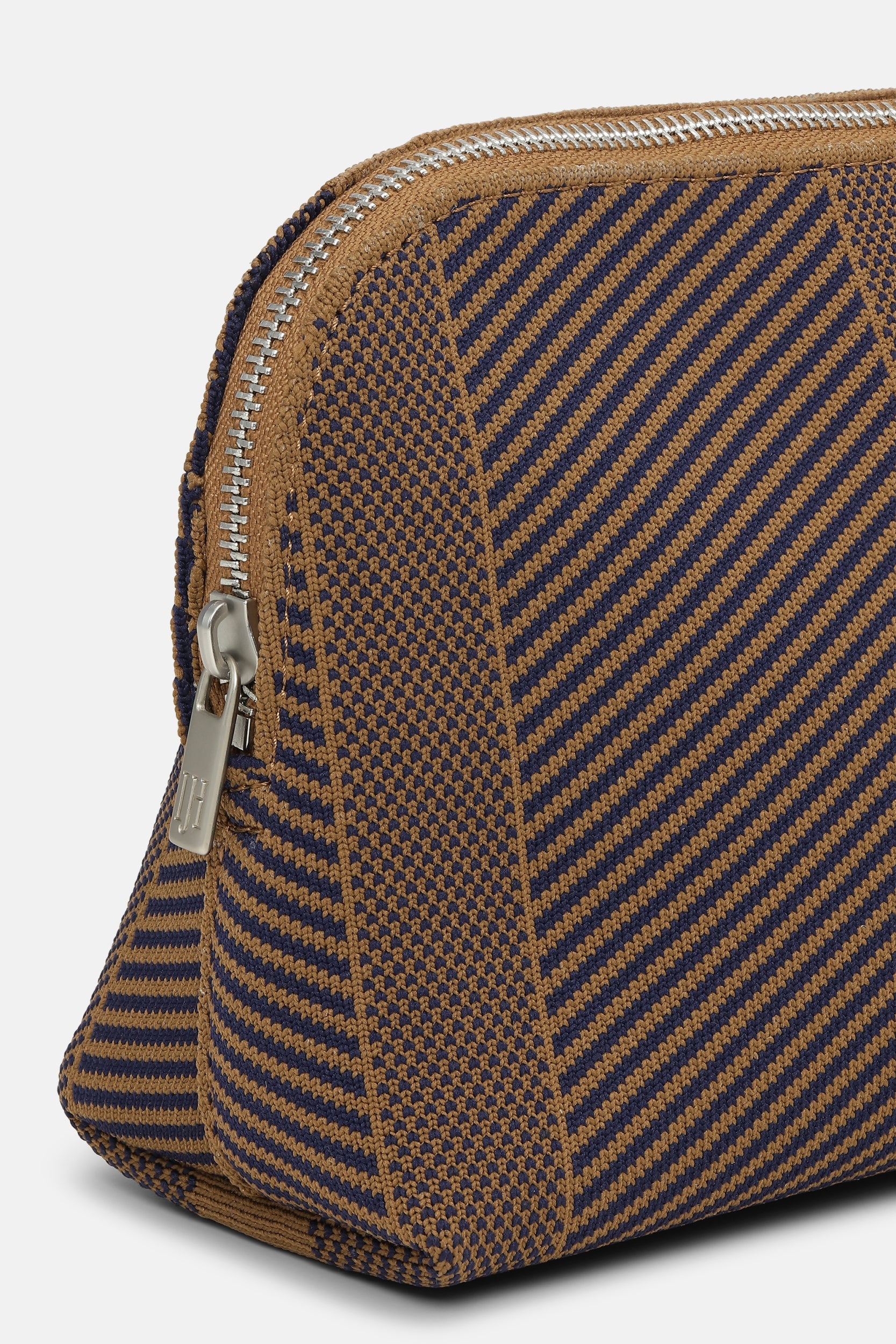 Gebreide Makeup Tas KNITTY02 | Dark Indigo Buckhorn Brown | Bag | Ilse Jacobsen