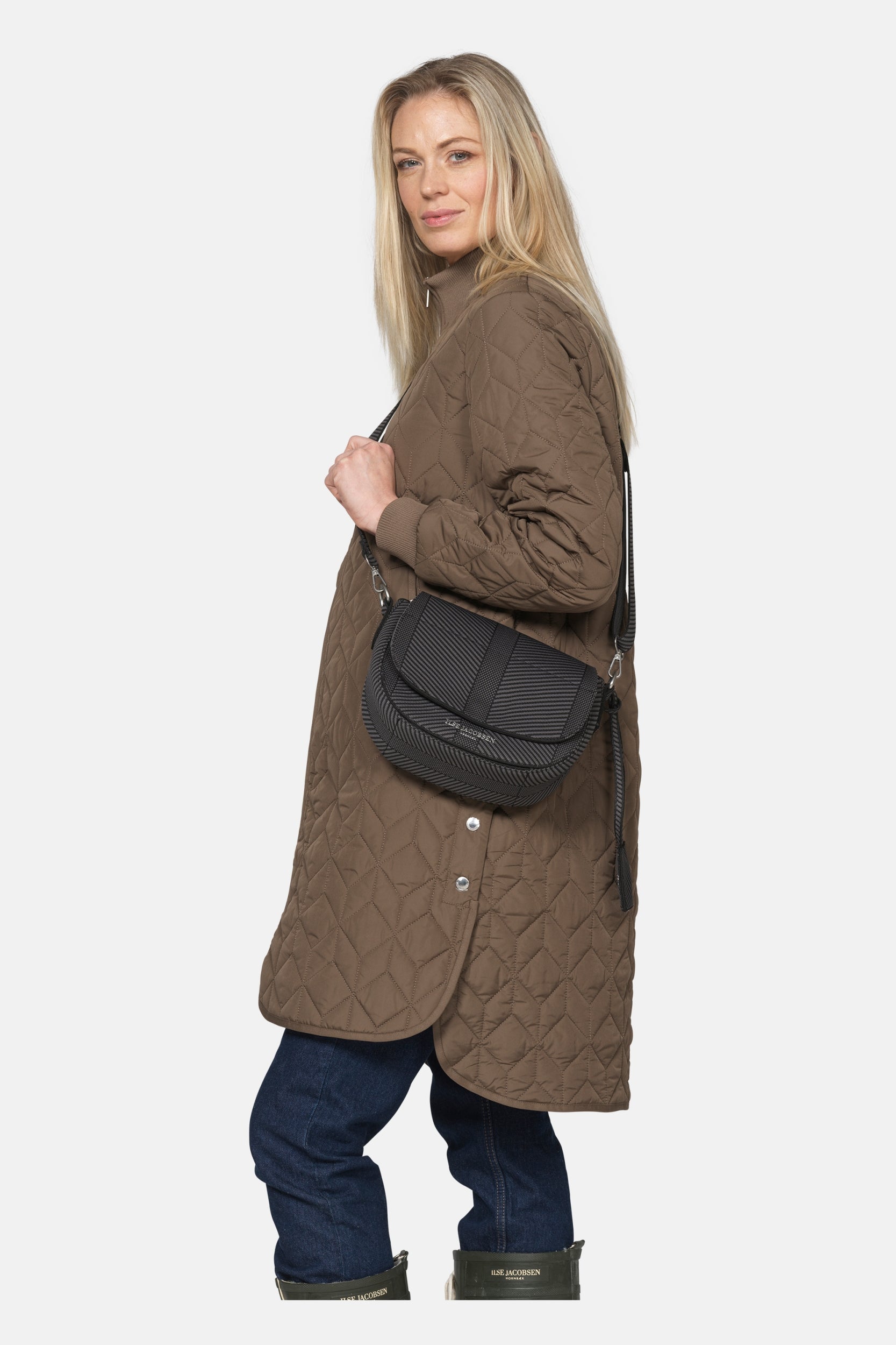Gebreide crossbodytas KNITTY03 | Black metal | Bag | Ilse Jacobsen