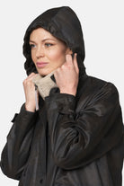 Gewatteerde jas van waxed cotton LAND01 | Dark Brown Check | Coat | Ilse Jacobsen