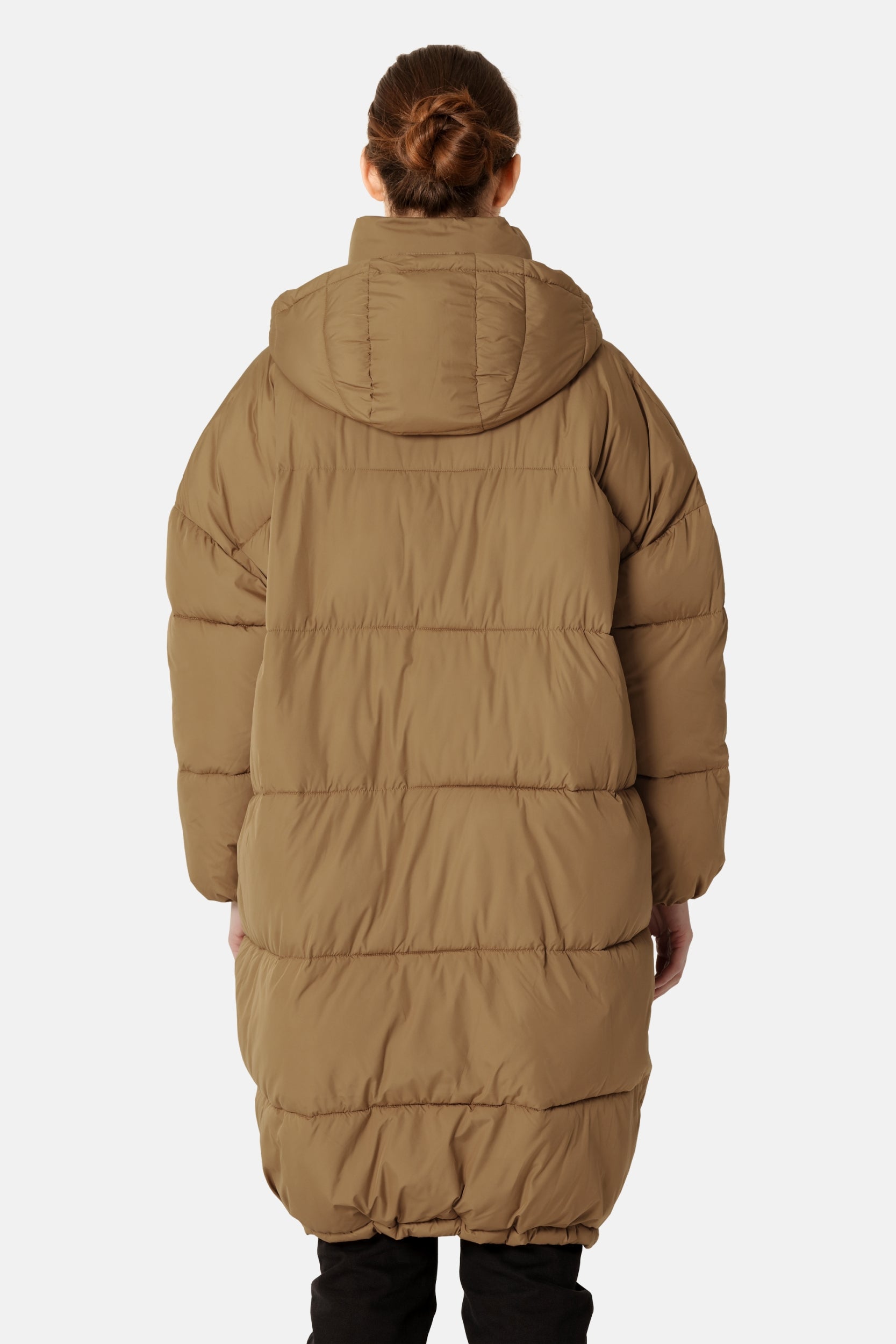 Lange Gewatteerde Jas PEPPY06 | Mocca | Coat | Ilse Jacobsen
