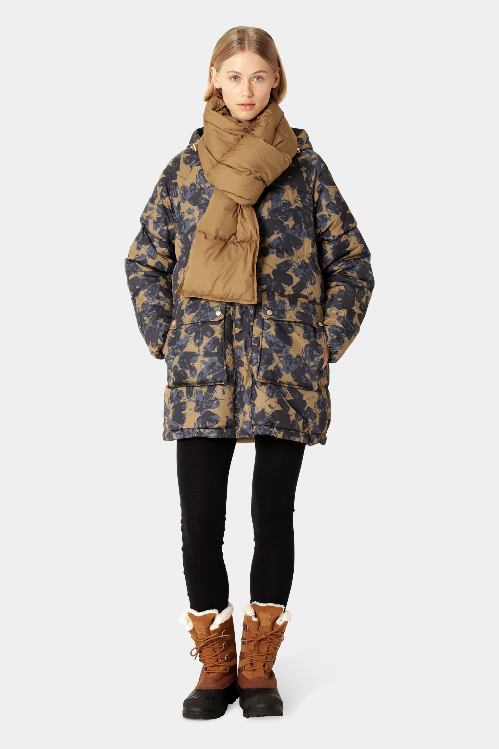 Gewatteerde Sjaal PEPPYS08 | Mocca | Scarf | Ilse Jacobsen