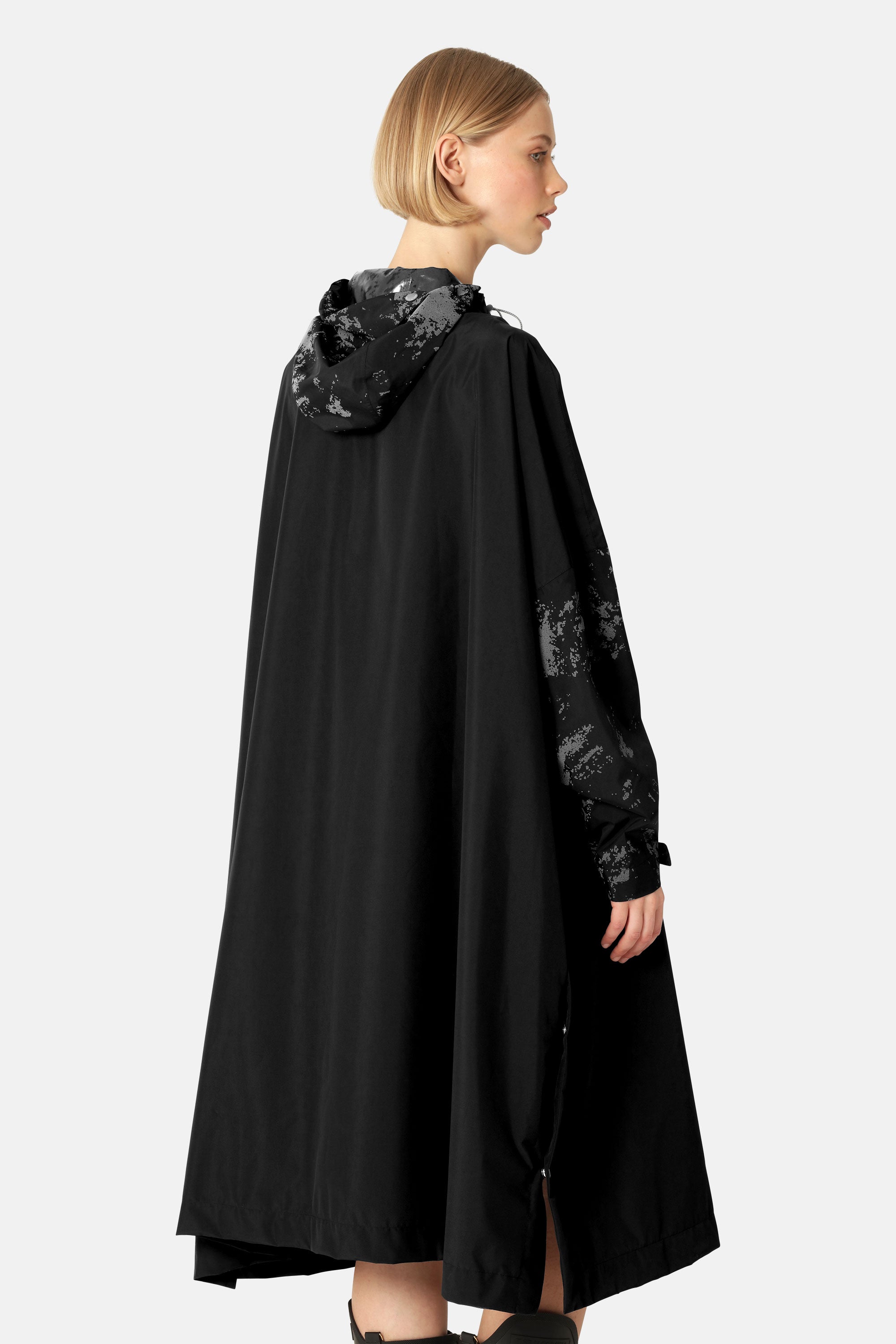 Poncho Regenjas RAIN222SPR | Black | Poncho | Ilse Jacobsen