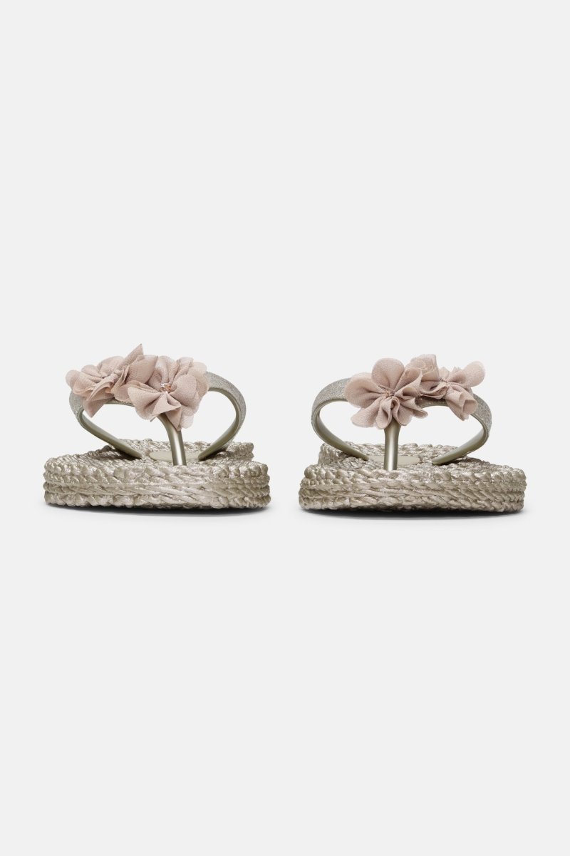 Dubbeleband Slippers met Bloemen CHEERFUL18F | Platin | Shoes | Ilse Jacobsen