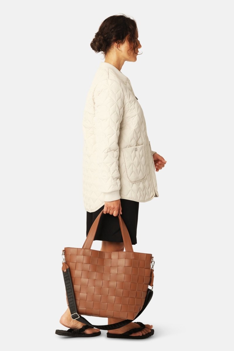 Gevlochten Shoulder Tas met Strap CHIP11 | Cognac | Bag | Ilse Jacobsen