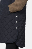 Lange gewatteerde bodywarmer ART25 | Dark Indigo | Jacket | Ilse Jacobsen