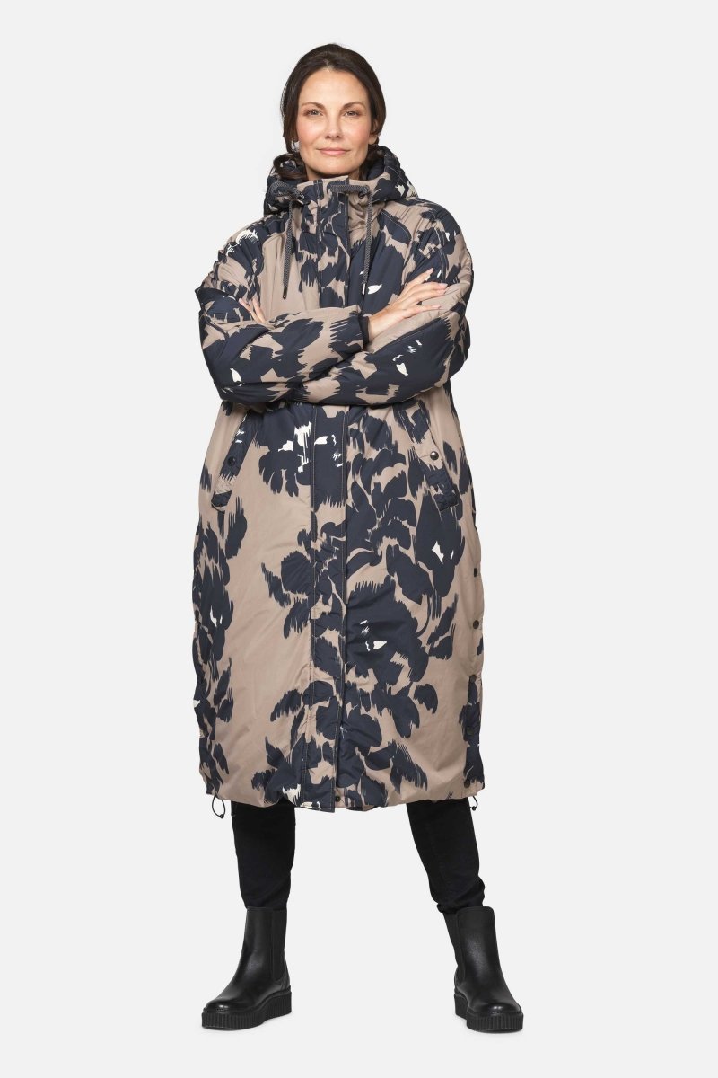 Lange gewatteerde cocoonjas PEPPY09P | Floral Decors | Coat | Ilse Jacobsen