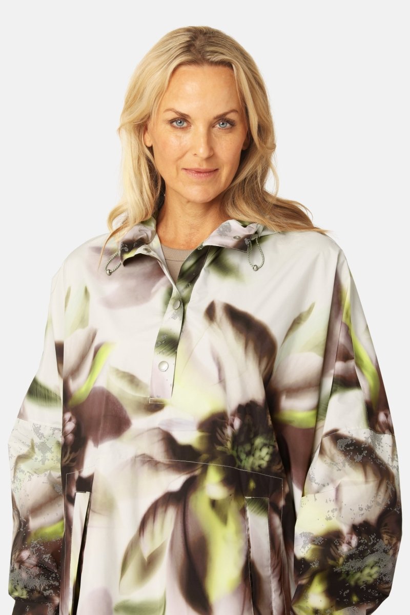Poncho Regenjas RAIN222SPRP | Light Photoristic Flower | Poncho | Ilse Jacobsen