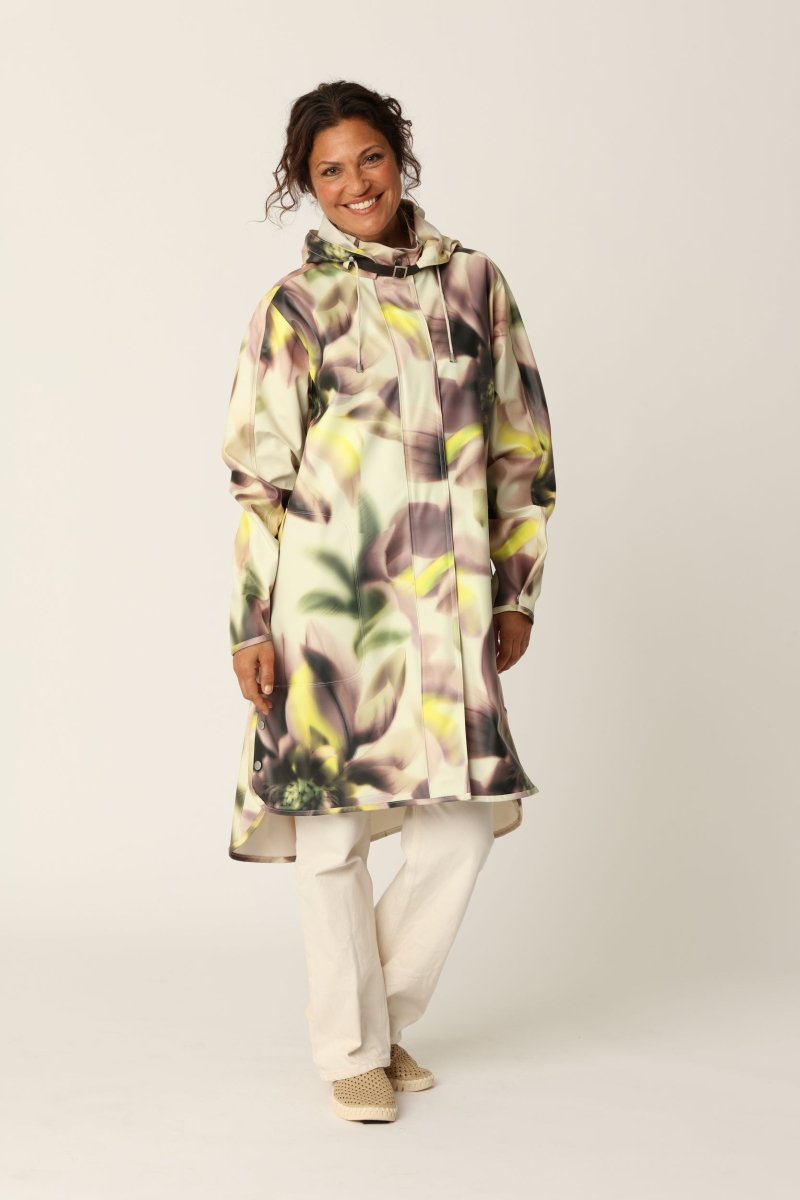 Regenjas RAIN71P | Light Photoristic Flower | Raincoat | Ilse Jacobsen