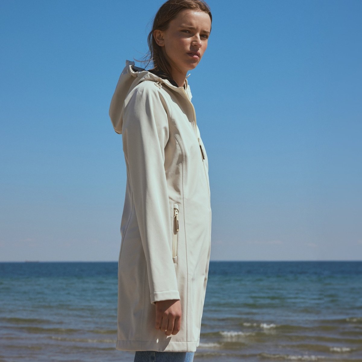 Softshell Regenjas DAYBREAK01 | Bleached Sand | Raincoat | Ilse Jacobsen