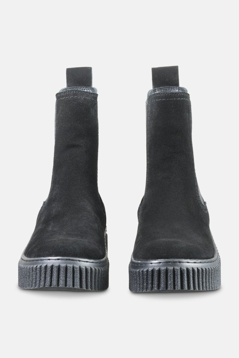 Suède chelsea boots CALIRA06 | Black Black | Shoes | Ilse Jacobsen