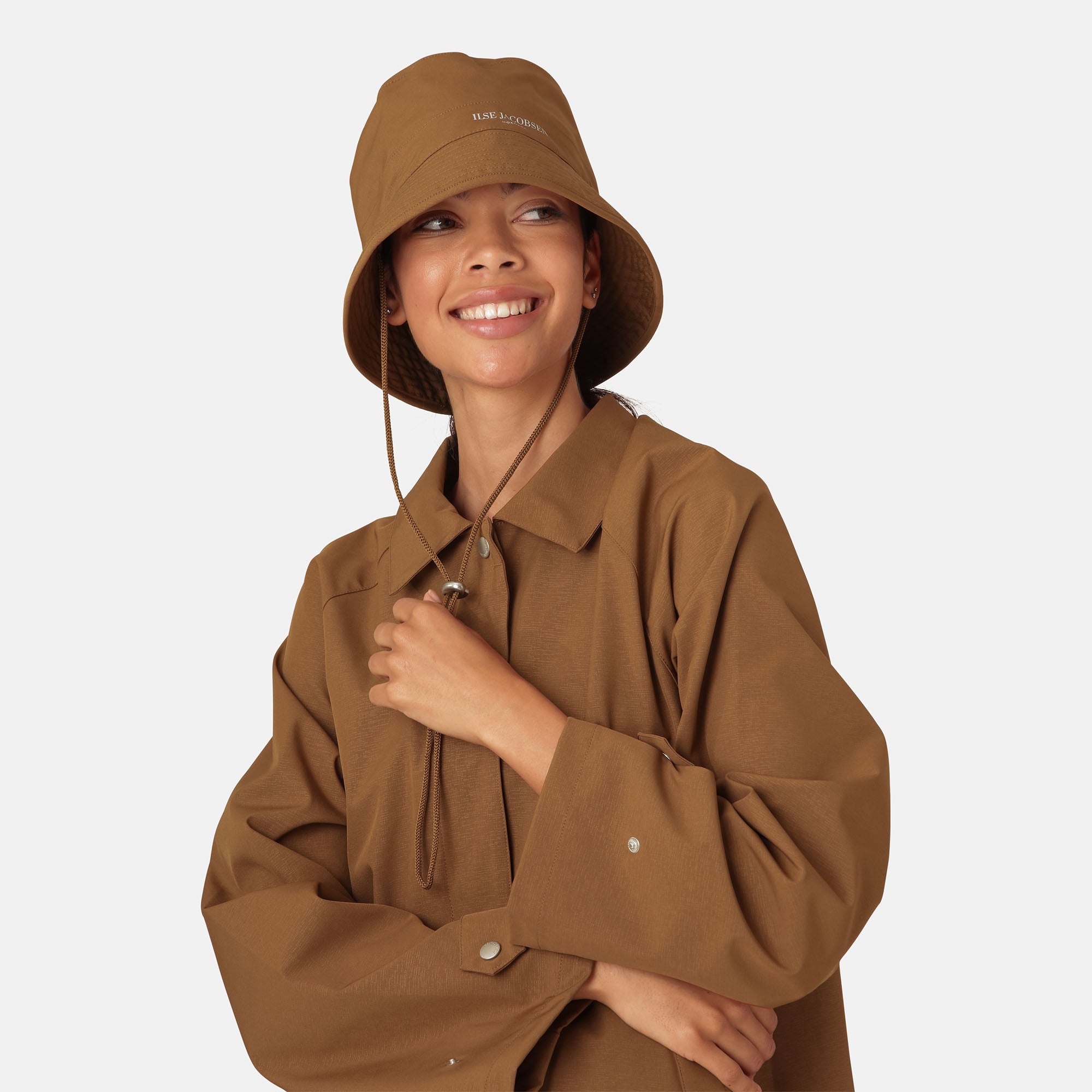 Regenjas RAIN203 - 228 Walnut | Walnut | Raincoat | Ilse Jacobsen